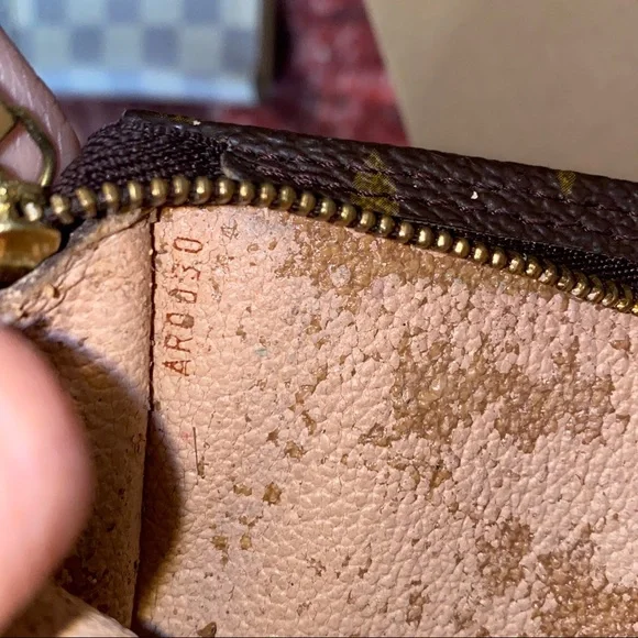 Louis Vuitton zipper pouch! - Picture 7 of 7